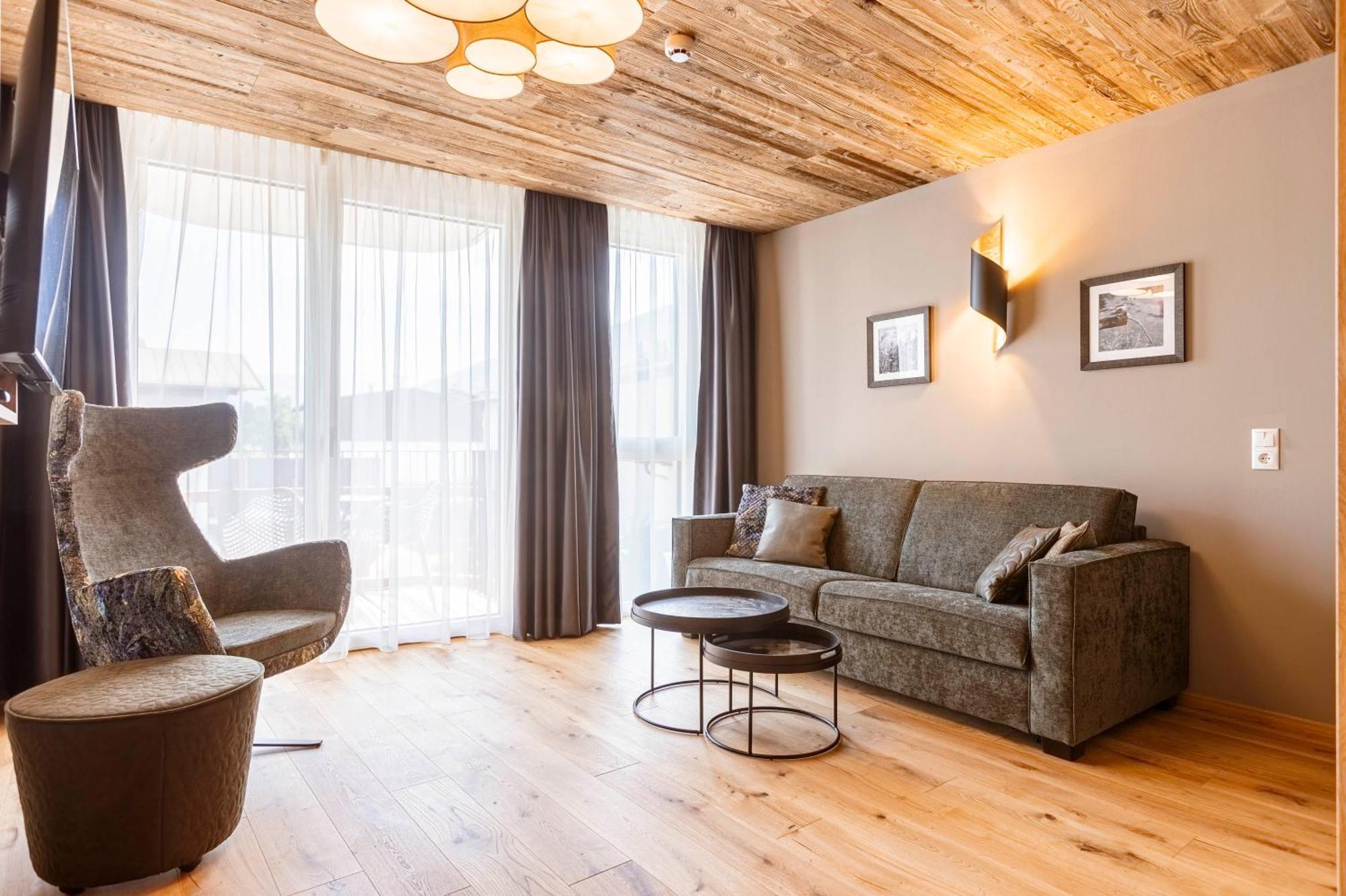 Zillertal Suites Fuegen By Alps Resorts Eksteriør bilde
