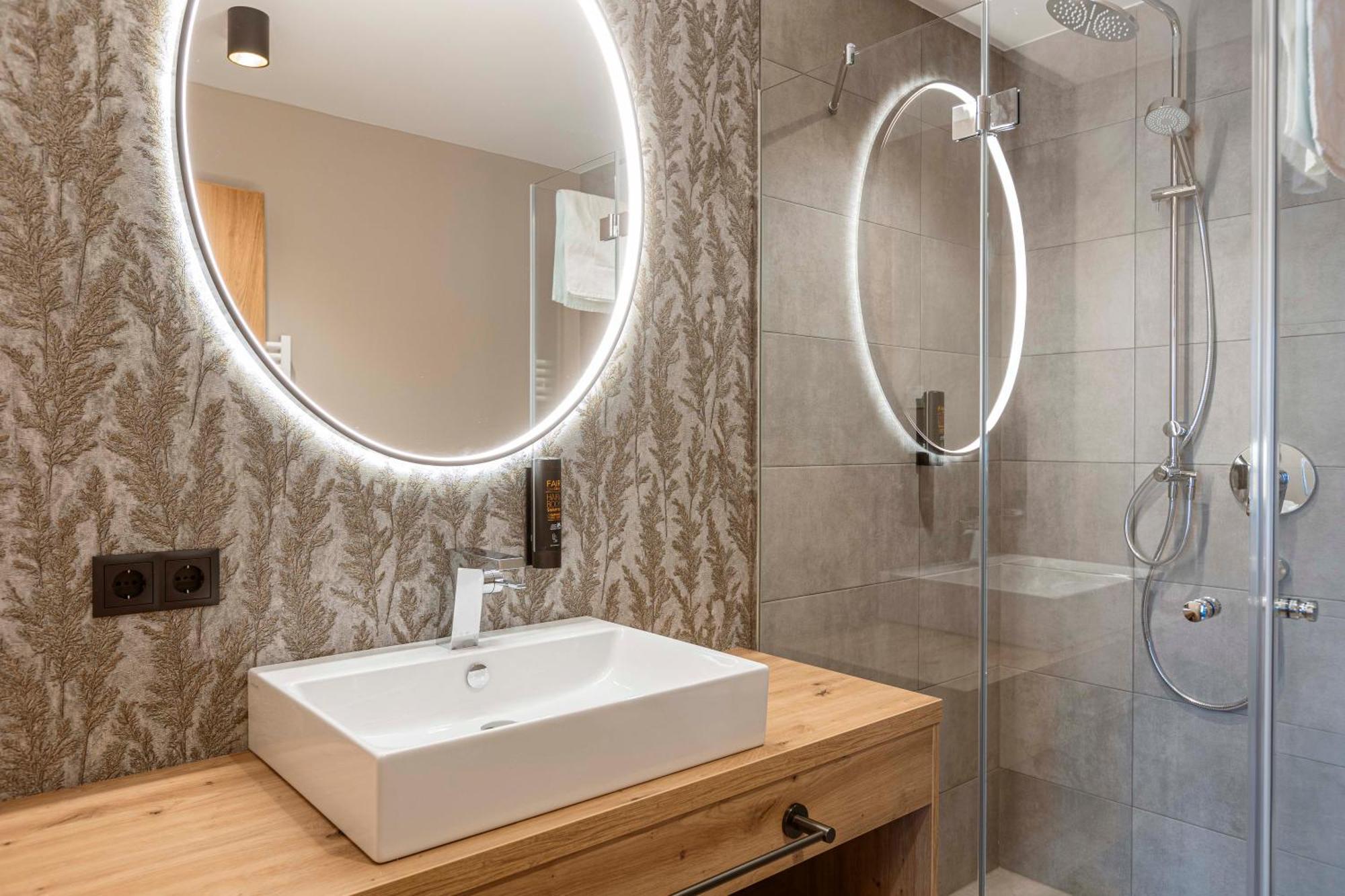 Zillertal Suites Fuegen By Alps Resorts Eksteriør bilde